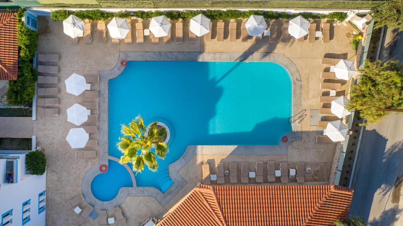 Aegean Blu Hotel & Apartments คอสทาวน์ ภายนอก รูปภาพ