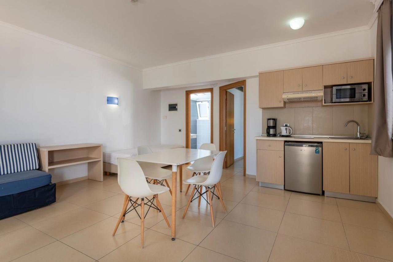 Aegean Blu Hotel & Apartments คอสทาวน์ ภายนอก รูปภาพ