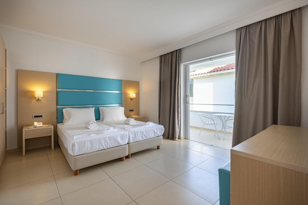 Aegean Blu Hotel & Apartments คอสทาวน์ ภายนอก รูปภาพ
