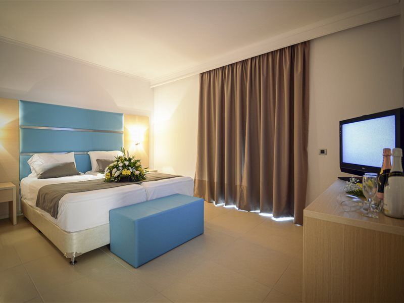 Aegean Blu Hotel & Apartments คอสทาวน์ ภายนอก รูปภาพ
