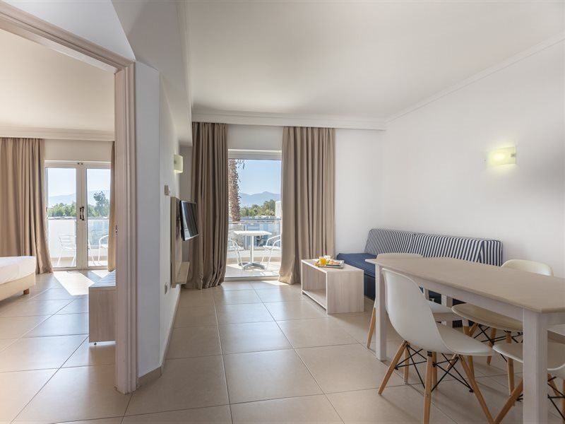 Aegean Blu Hotel & Apartments คอสทาวน์ ภายนอก รูปภาพ