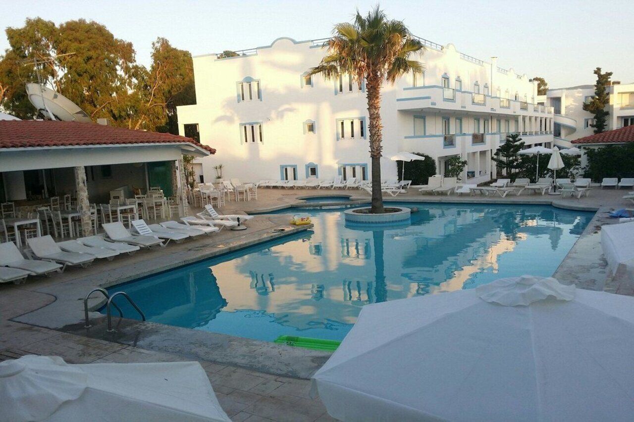 Aegean Blu Hotel & Apartments คอสทาวน์ ภายนอก รูปภาพ