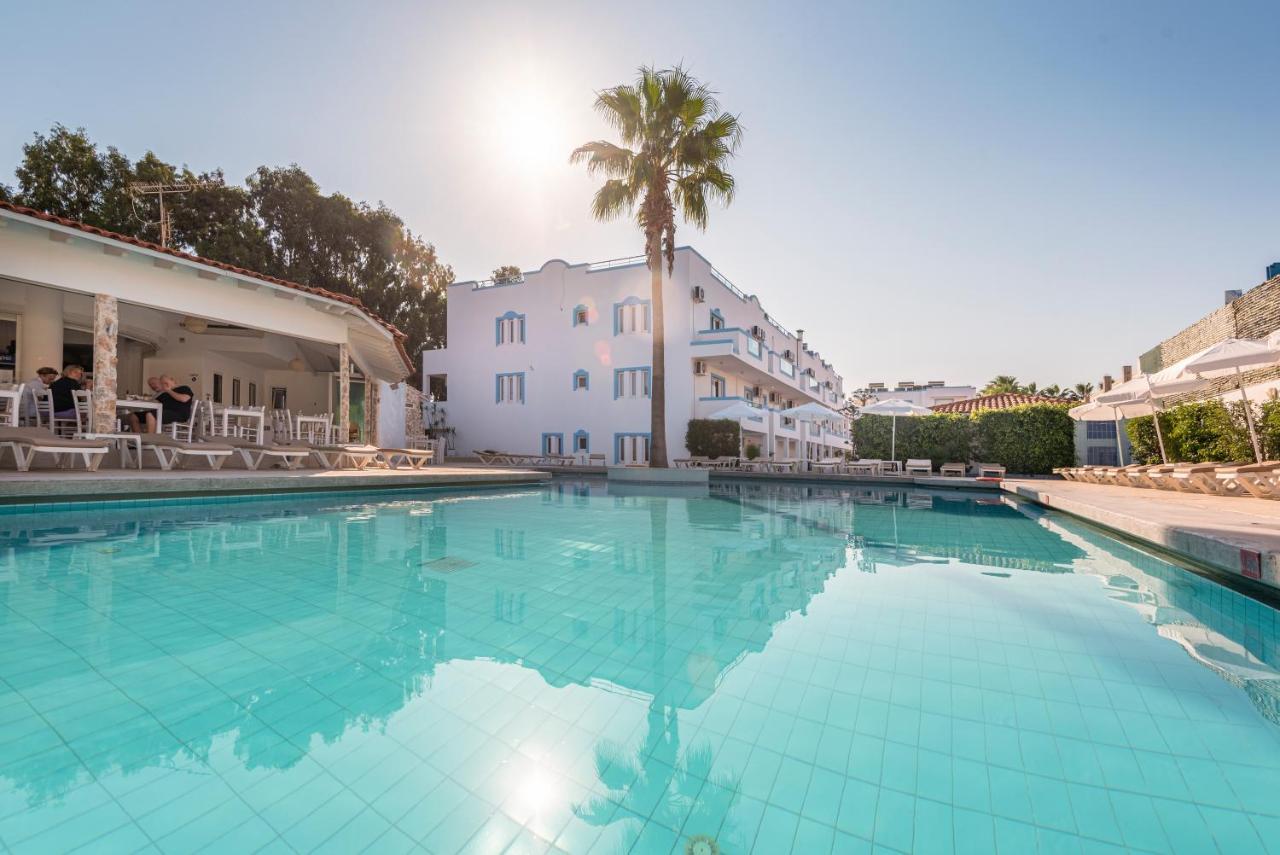 Aegean Blu Hotel & Apartments คอสทาวน์ ภายนอก รูปภาพ