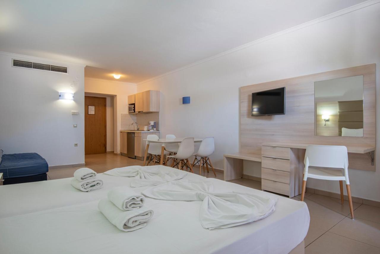 Aegean Blu Hotel & Apartments คอสทาวน์ ภายนอก รูปภาพ
